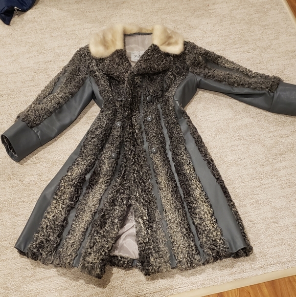 Beautiful Canadian made Top of the line Persian Lamb - Picture 2 of 6